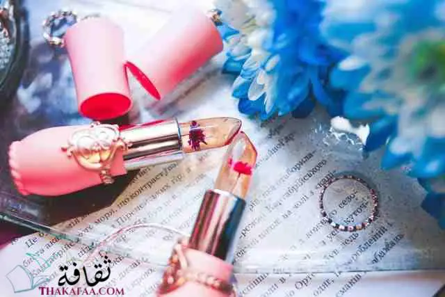 ادوات التجميل والميكب - افكار هدايا عيد الام بسيطة-موقع ثقافة.كوم