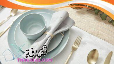 الفن في ترتيب الملاعق والمناديل: لمسة من الأناقة الفن في ترتيب الملاعق والمناديل: لمسة من الأناقة