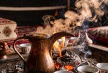 طريقة عمل القهوة العربي: دليلك الشامل لإعدادها مثل الخبراء